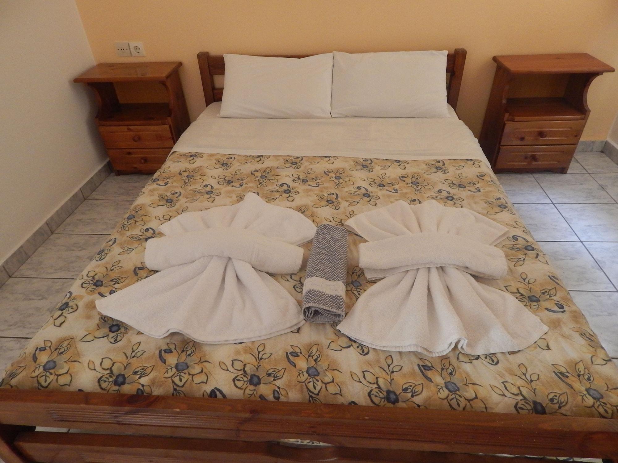 Anaxos Gardens Aparthotel Екстериор снимка