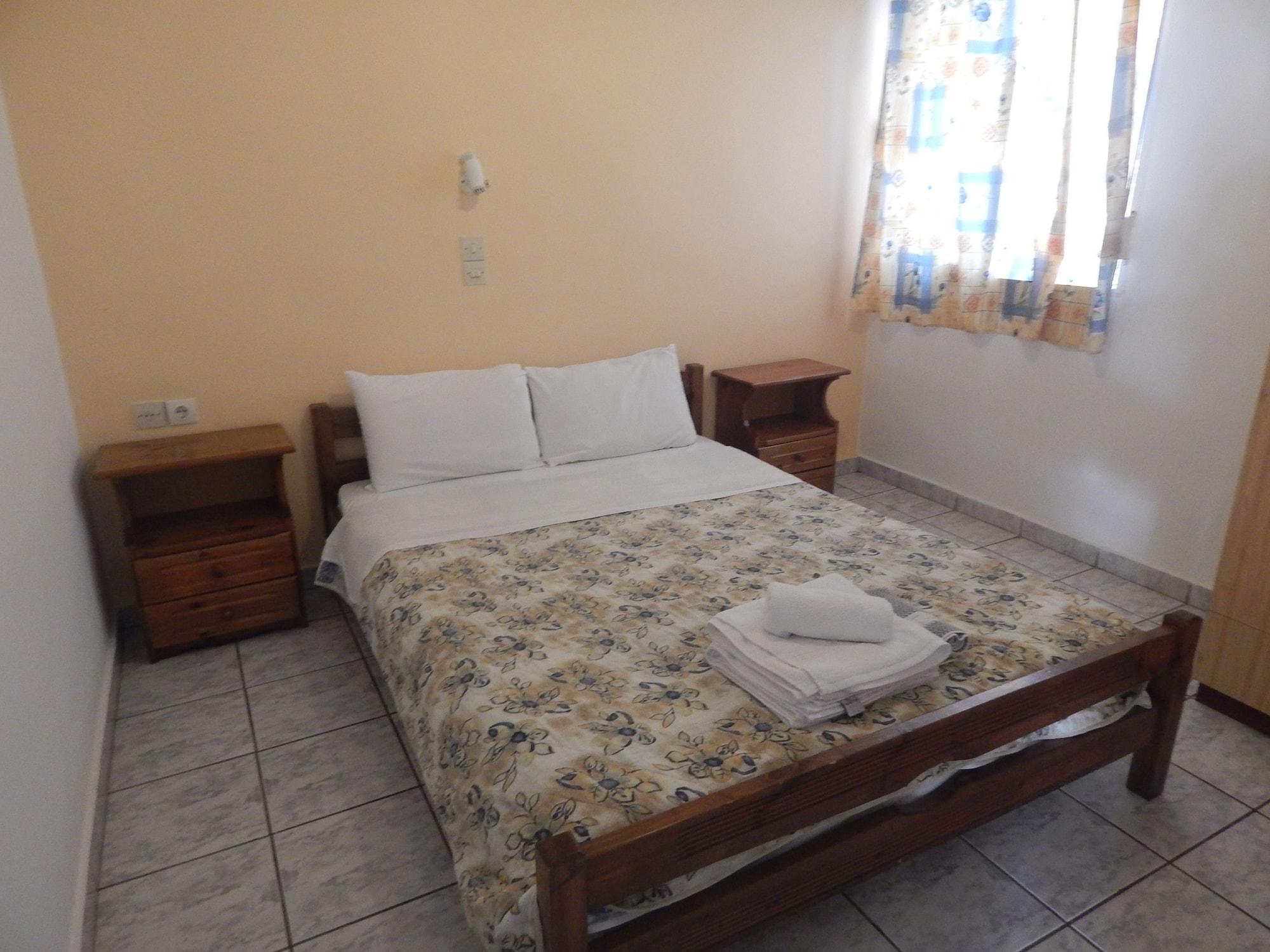 Anaxos Gardens Aparthotel Екстериор снимка