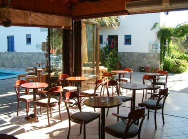 Anaxos Gardens Aparthotel Екстериор снимка