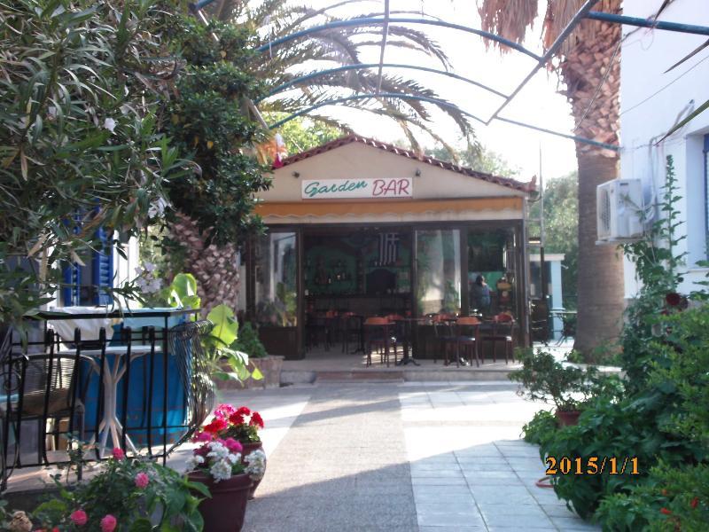 Anaxos Gardens Aparthotel Екстериор снимка