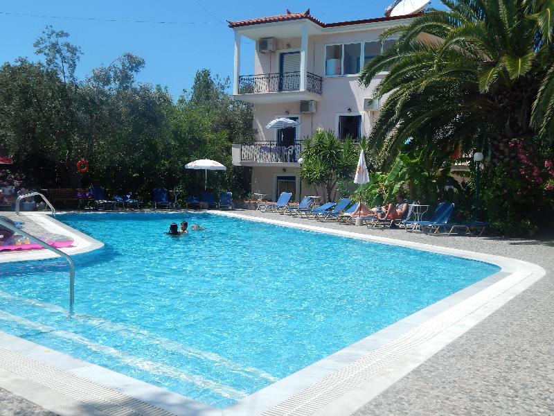 Anaxos Gardens Aparthotel Екстериор снимка