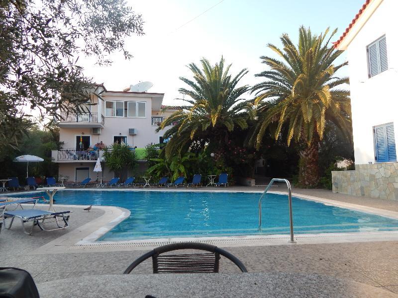 Anaxos Gardens Aparthotel Екстериор снимка