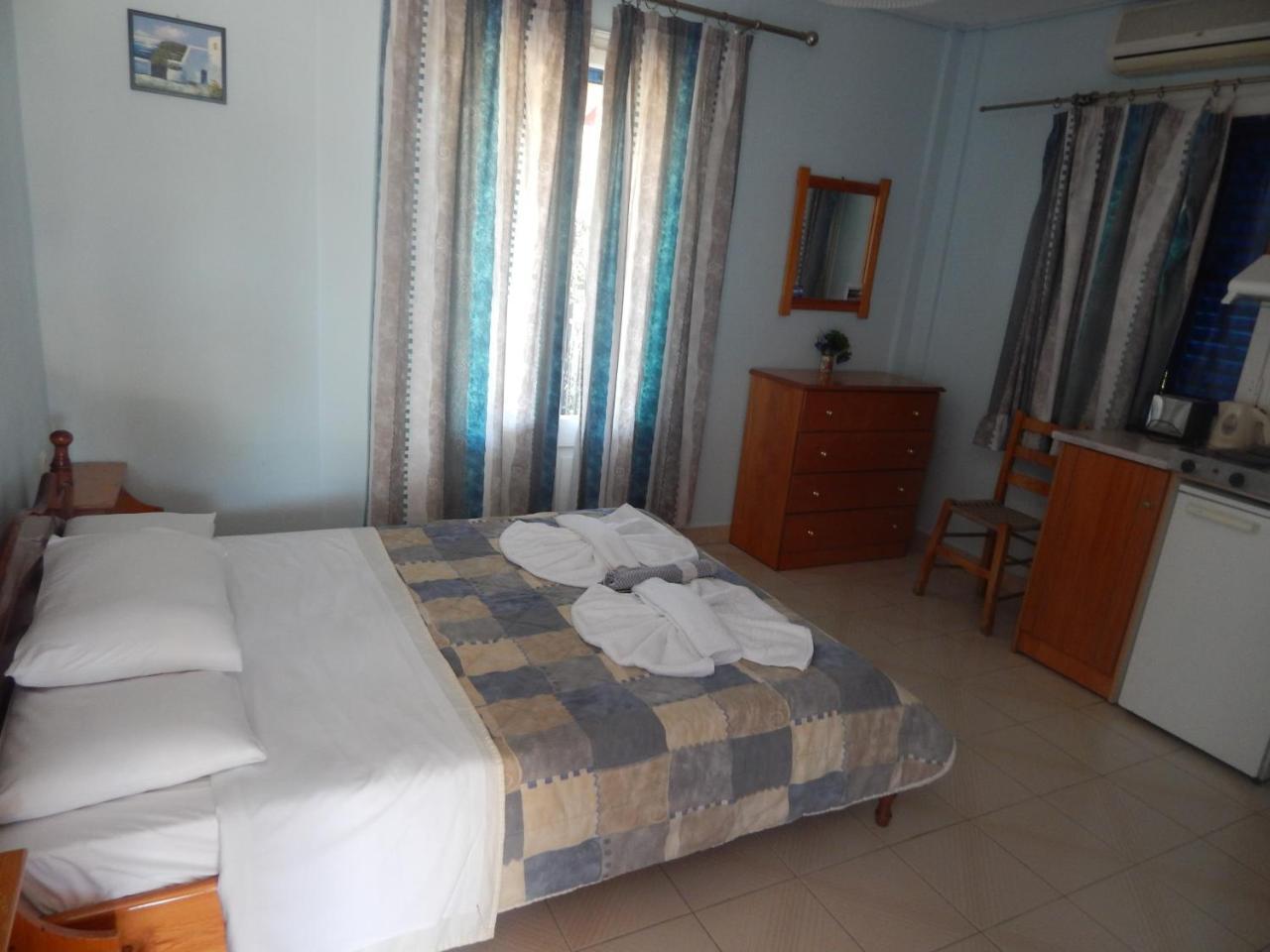 Anaxos Gardens Aparthotel Екстериор снимка