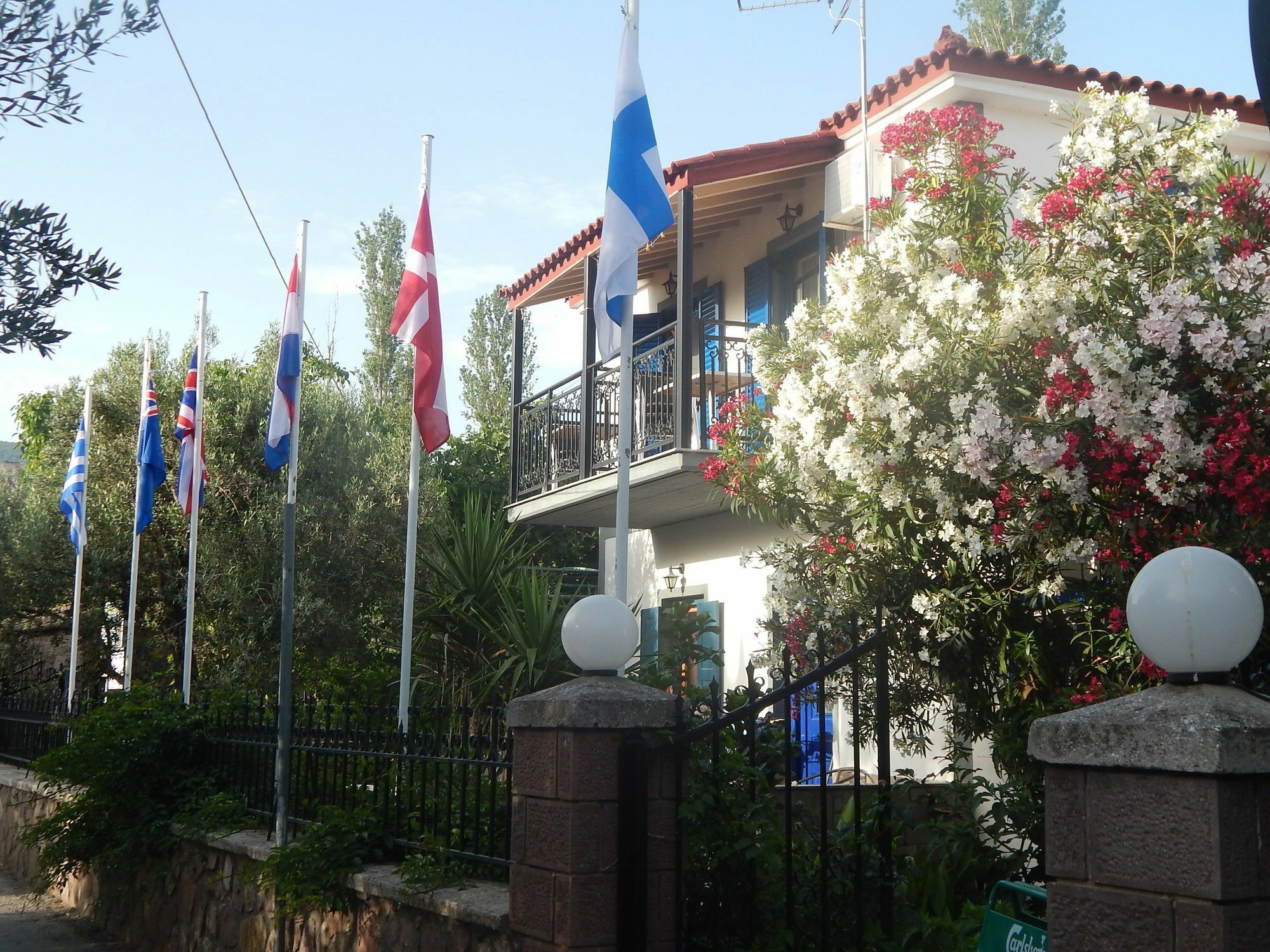 Anaxos Gardens Aparthotel Екстериор снимка